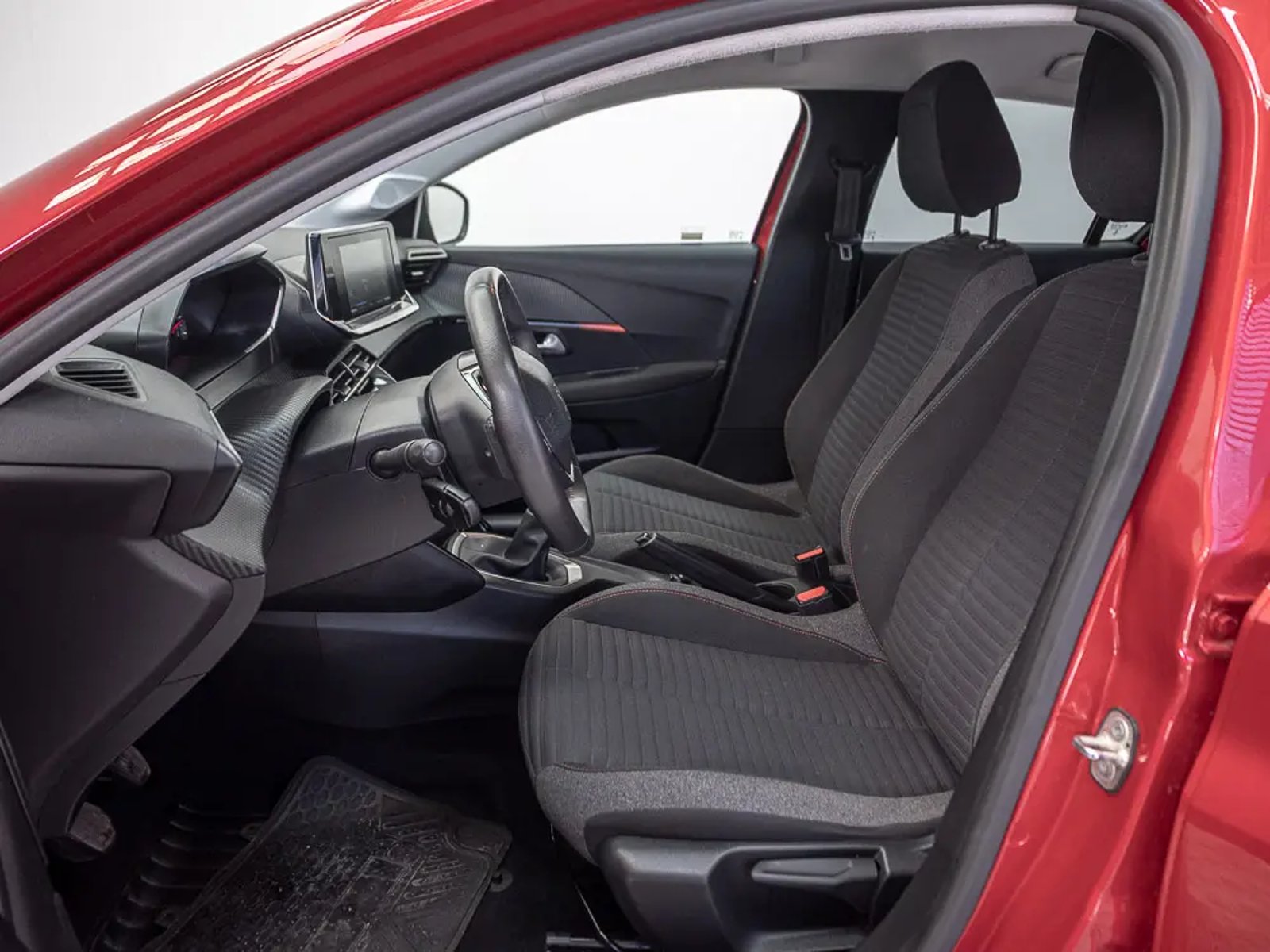 PEUGEOT 208 2024 - Imagen 16 de 17