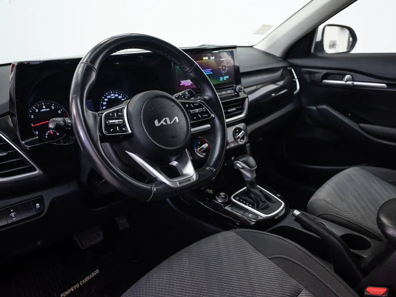 Kia SELTOS 2022 - Imagen 11 de 18