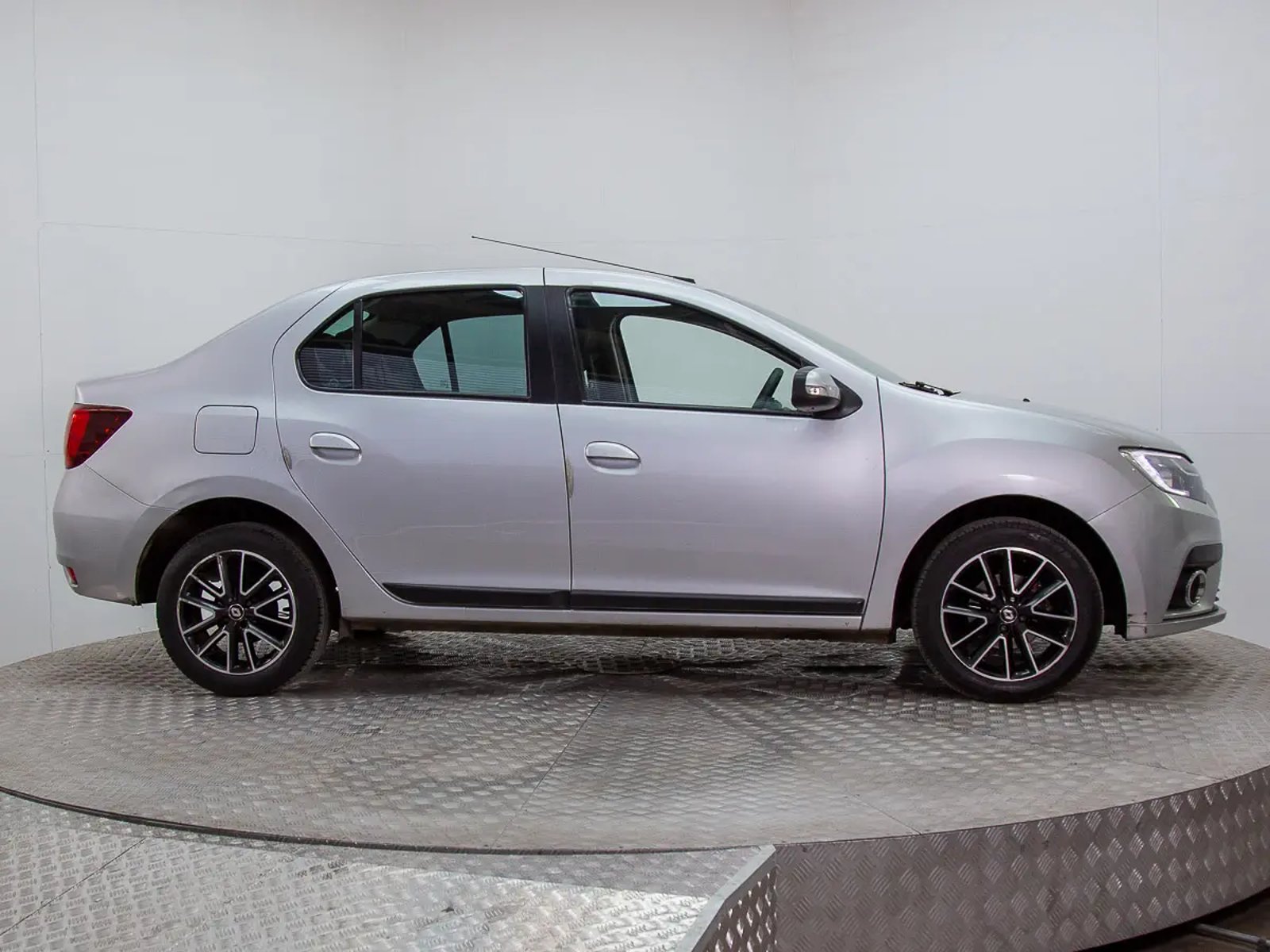 RENAULT SYMBOL 2019 - Imagen 8 de 20