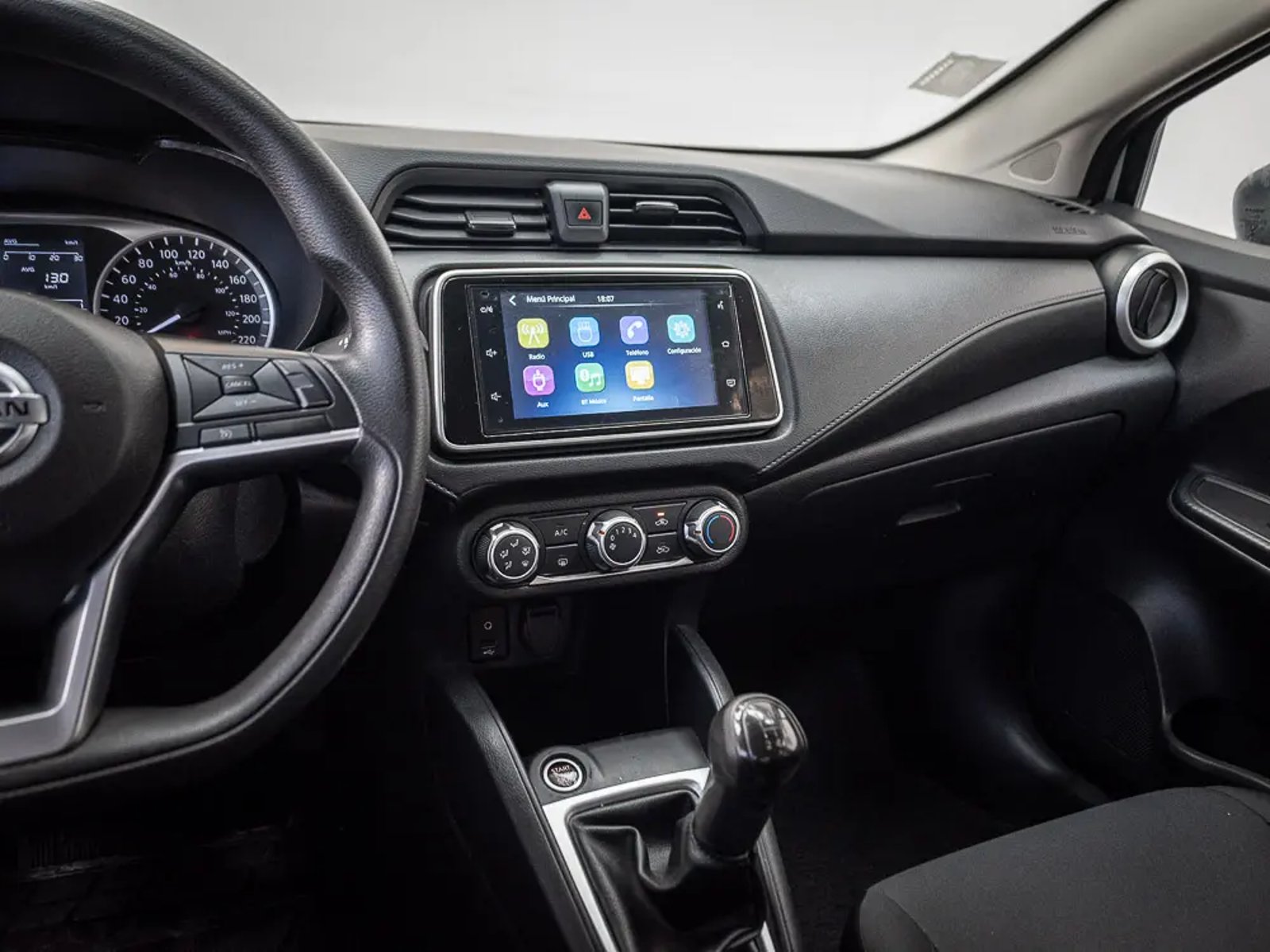 NISSAN VERSA 2023 - Imagen 12 de 15