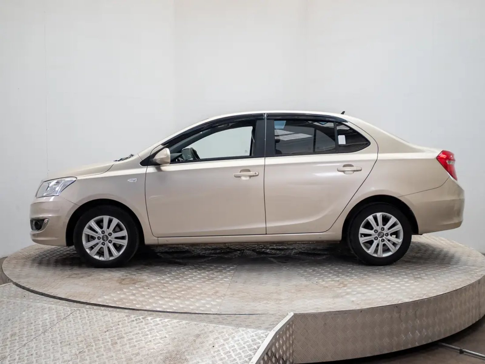 Chery ARRIZO 3 2018 - Foto 3 de 19
