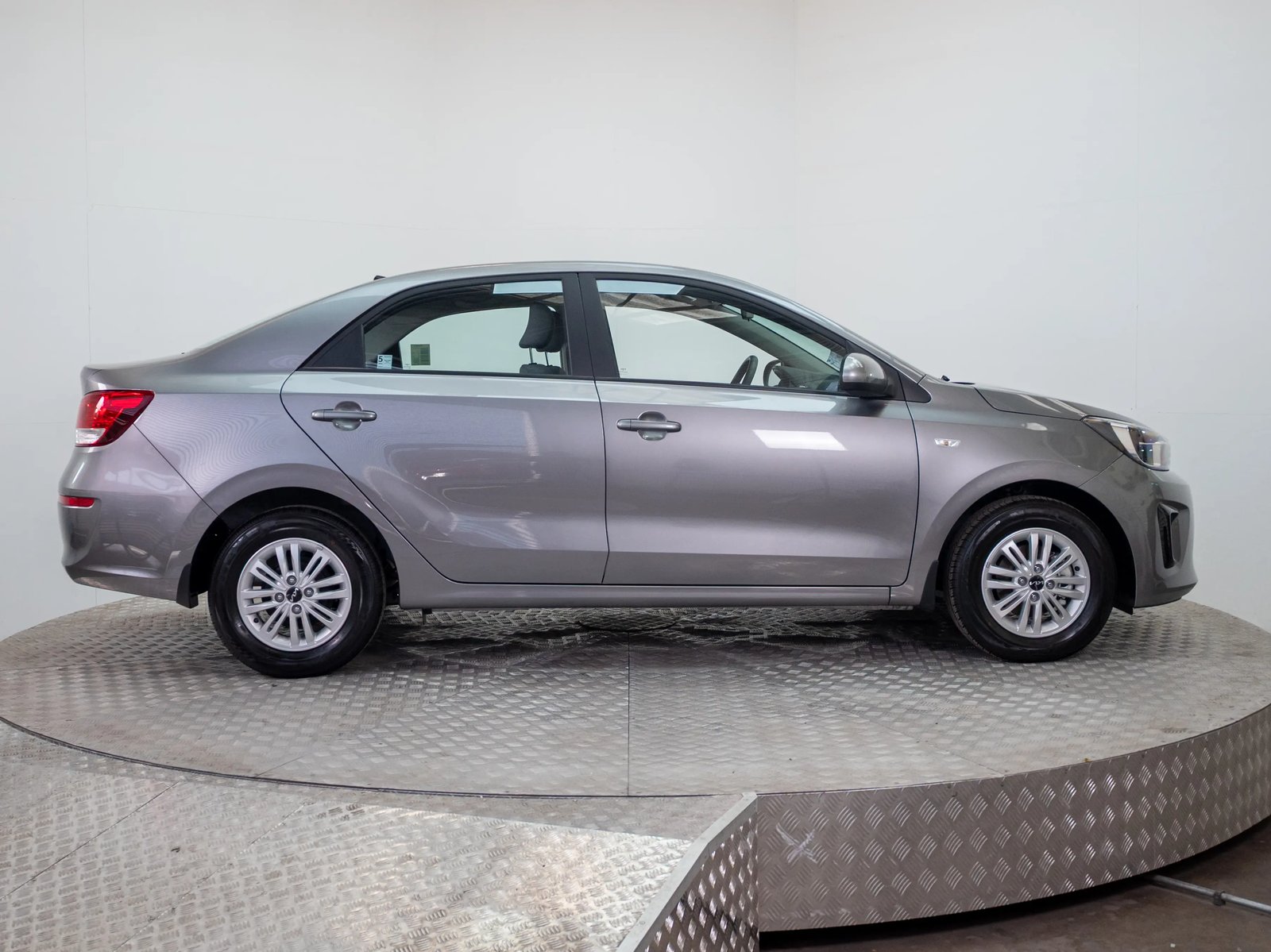KIA SOLUTO 2026 - Imagen 12 de 17