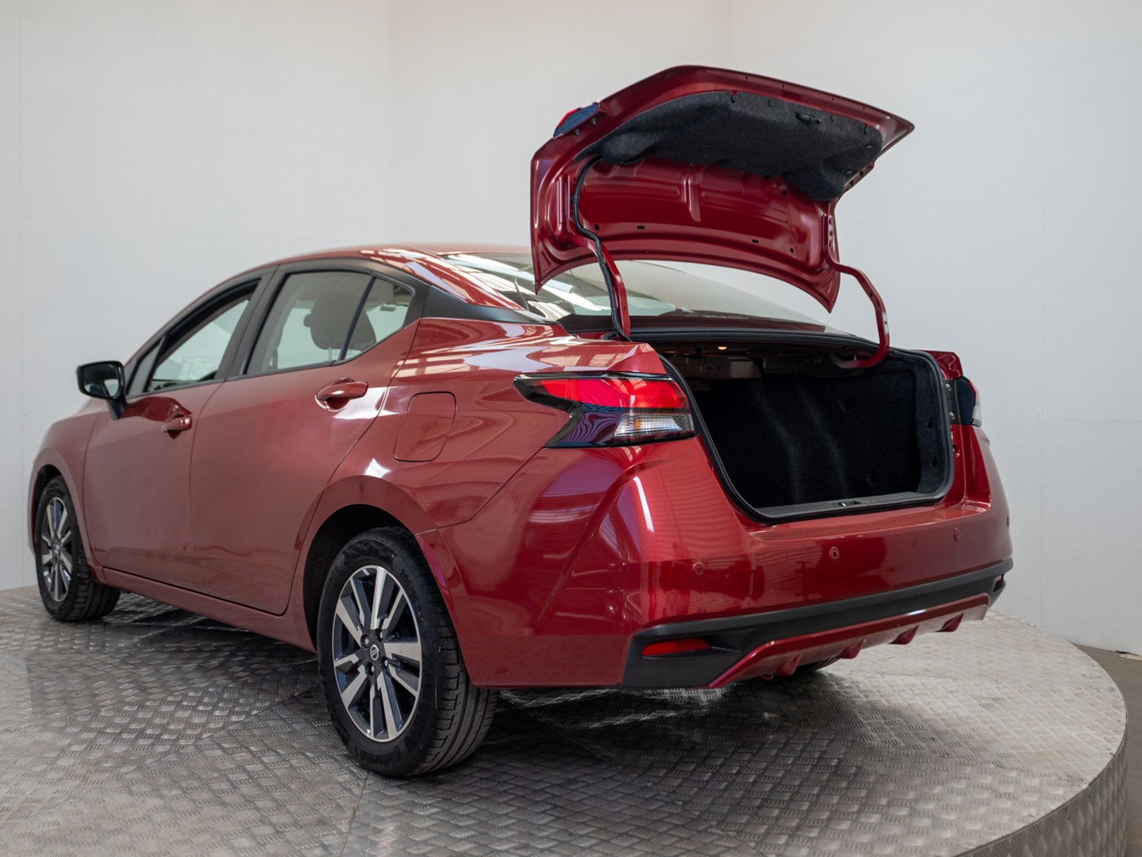 Nissan VERSA 2021 - Imagen 12 de 20