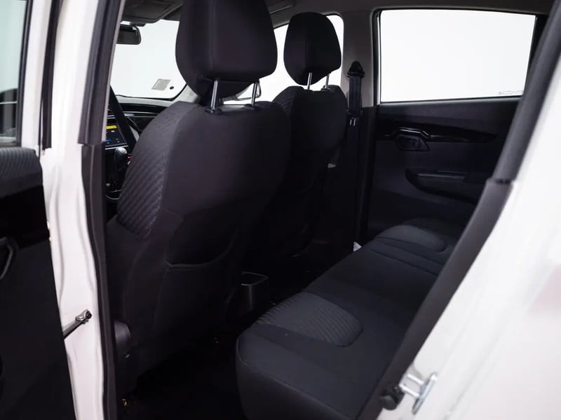 Mahindra KUV100 2021 - Imagen 14 de 18