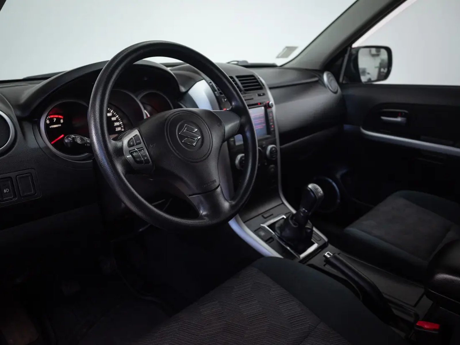 SUZUKI GRAND NOMADE 2019 - Imagen 15 de 18