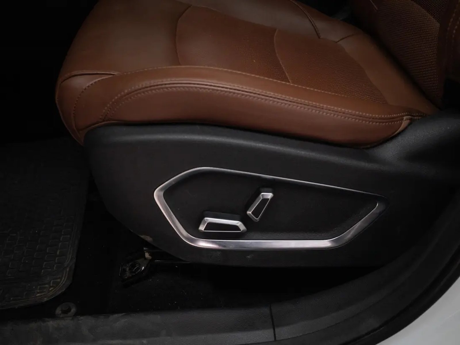 Geely AZKARRA 2024 - Imagen 19 de 20