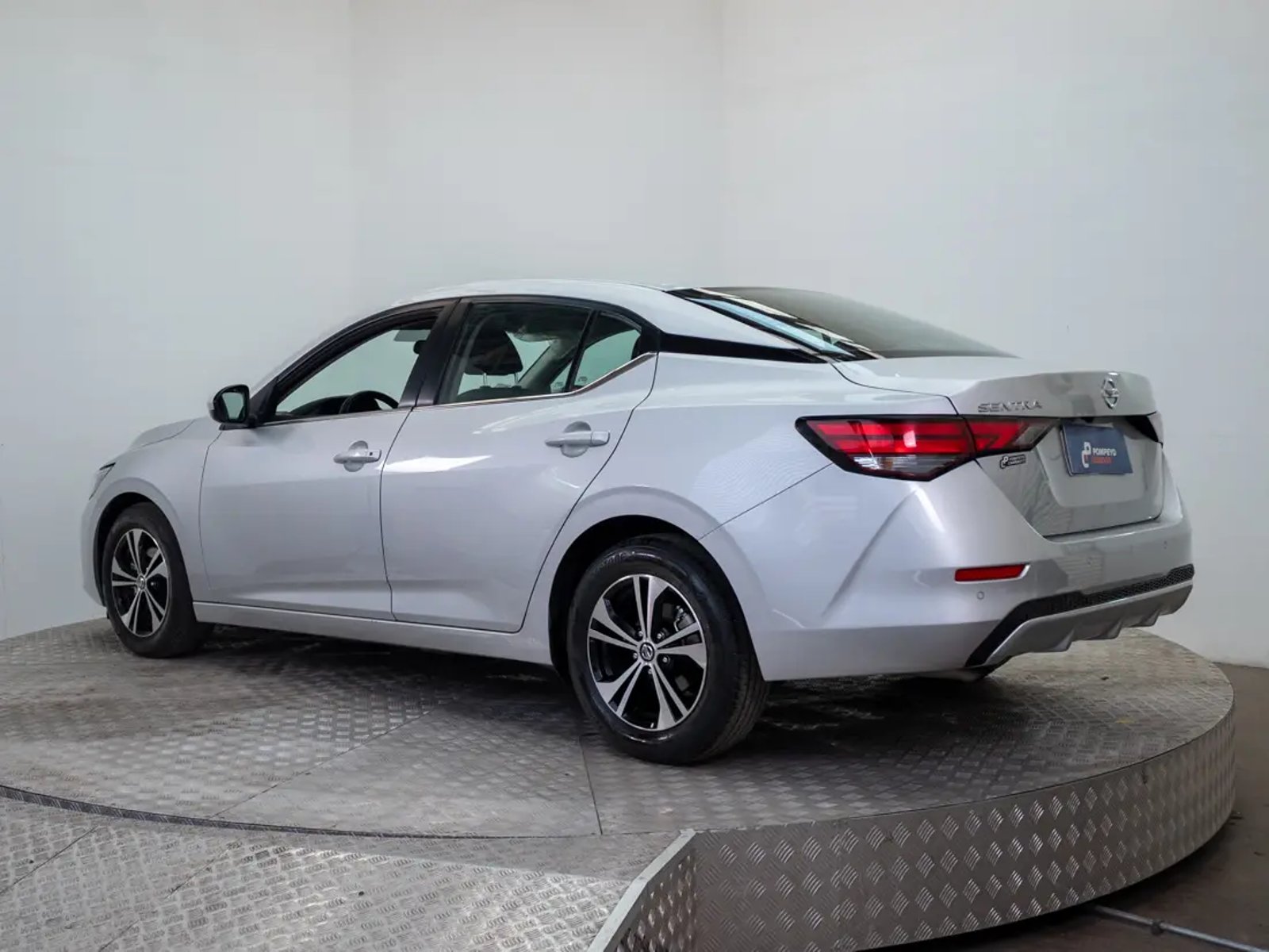 Nissan SENTRA 2023 - Foto 5 de 19