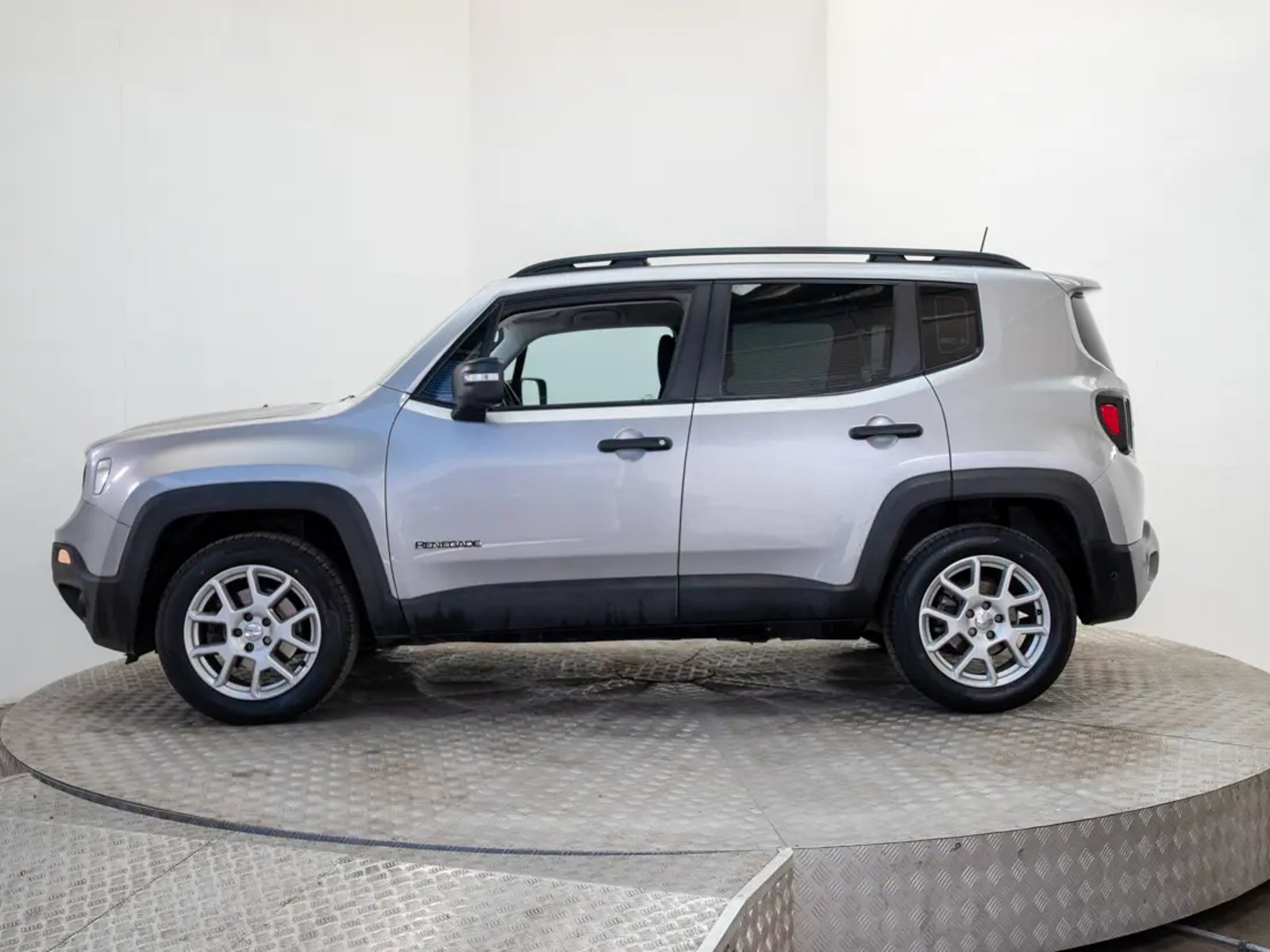 Jeep RENEGADE 2023 - Foto 4 de 19