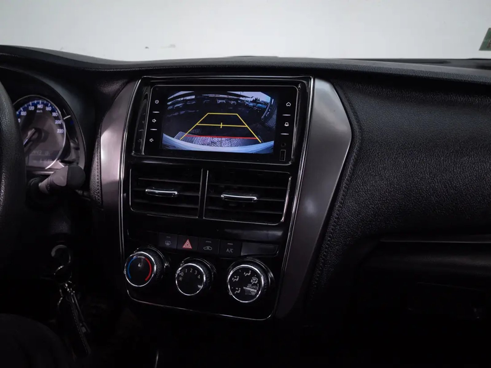 Toyota YARIS 2022 - Imagen 19 de 20