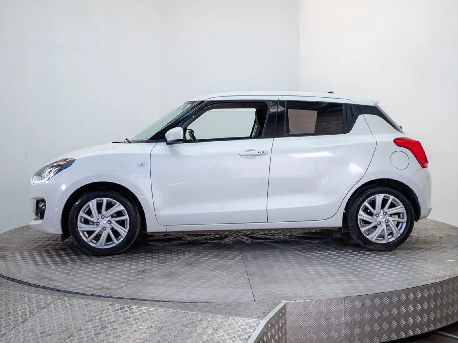 Suzuki SWIFT 2024 - Foto 4 de 20