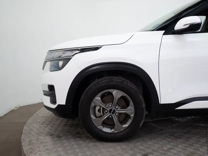 Kia SELTOS 2023 - Imagen 17 de 20