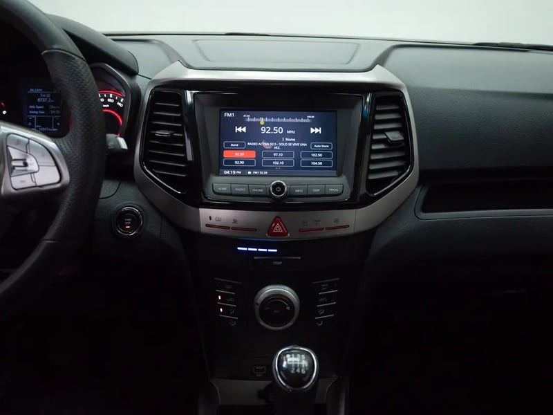Mahindra XUV300 2024 - Imagen 16 de 20