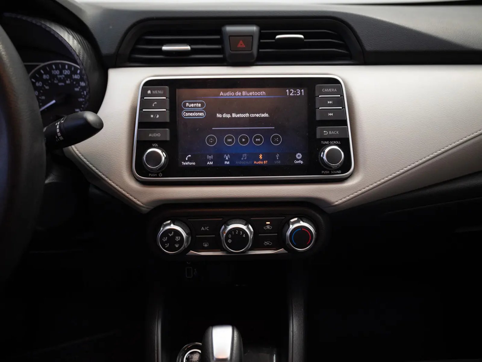 NISSAN VERSA 2021 - Imagen 14 de 17
