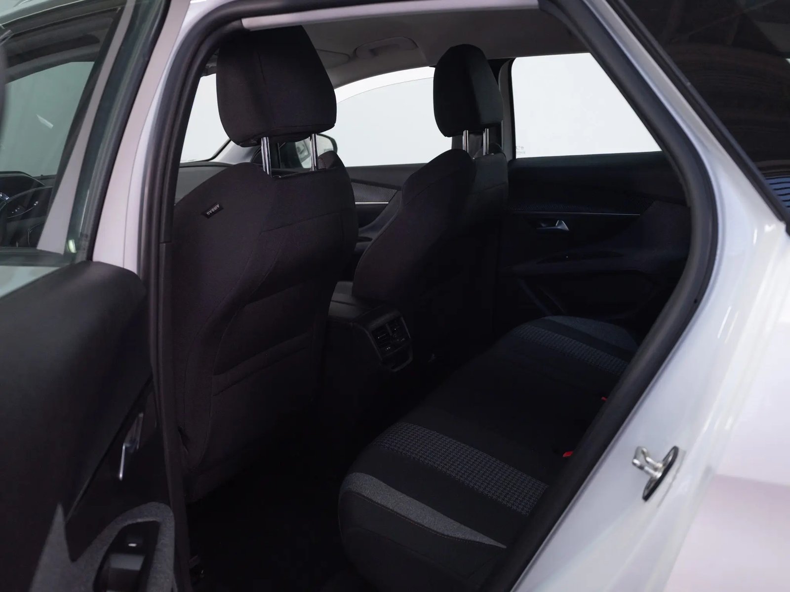 PEUGEOT 3008 2022 - Imagen 13 de 18