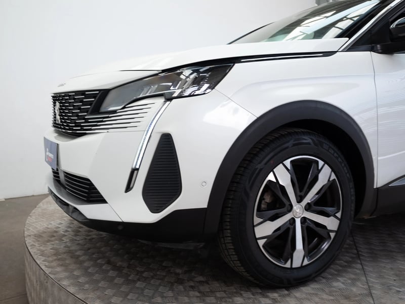 Peugeot NUEVO 5008 2023 - Imagen 18 de 19