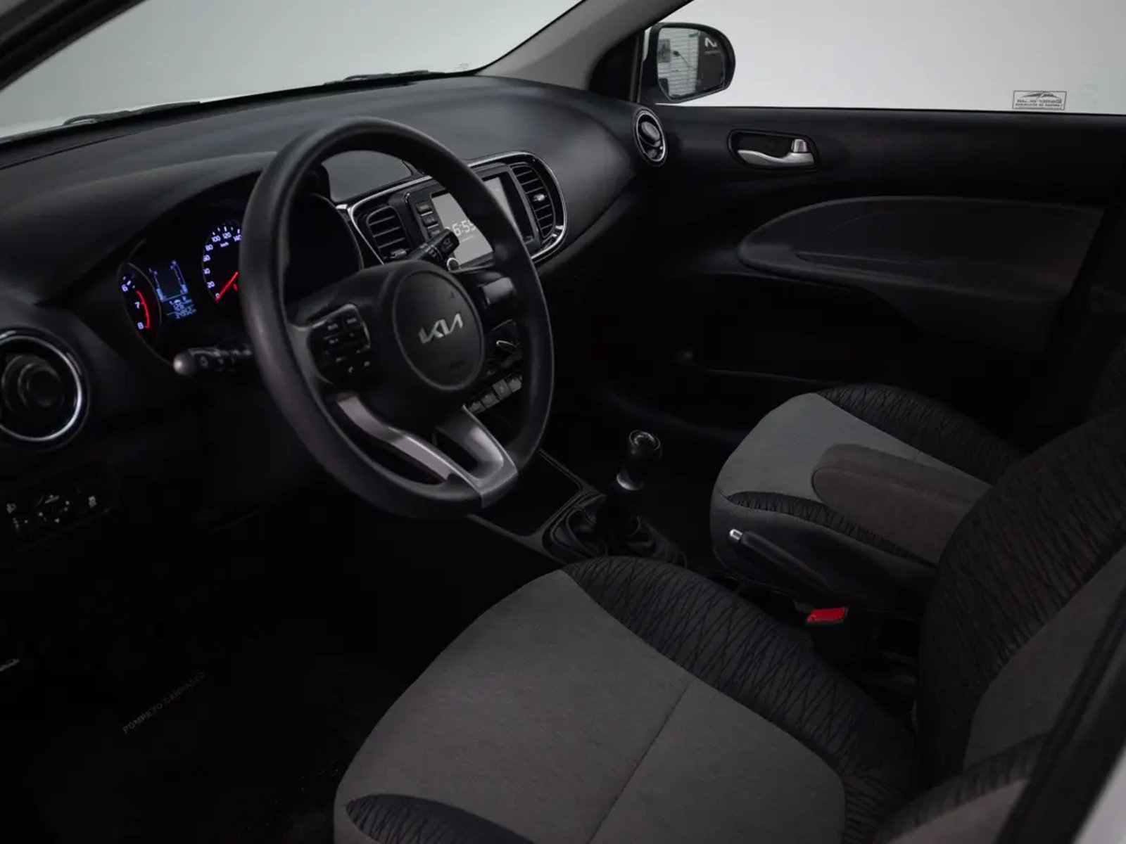 KIA SOLUTO 2023 - Imagen 17 de 18