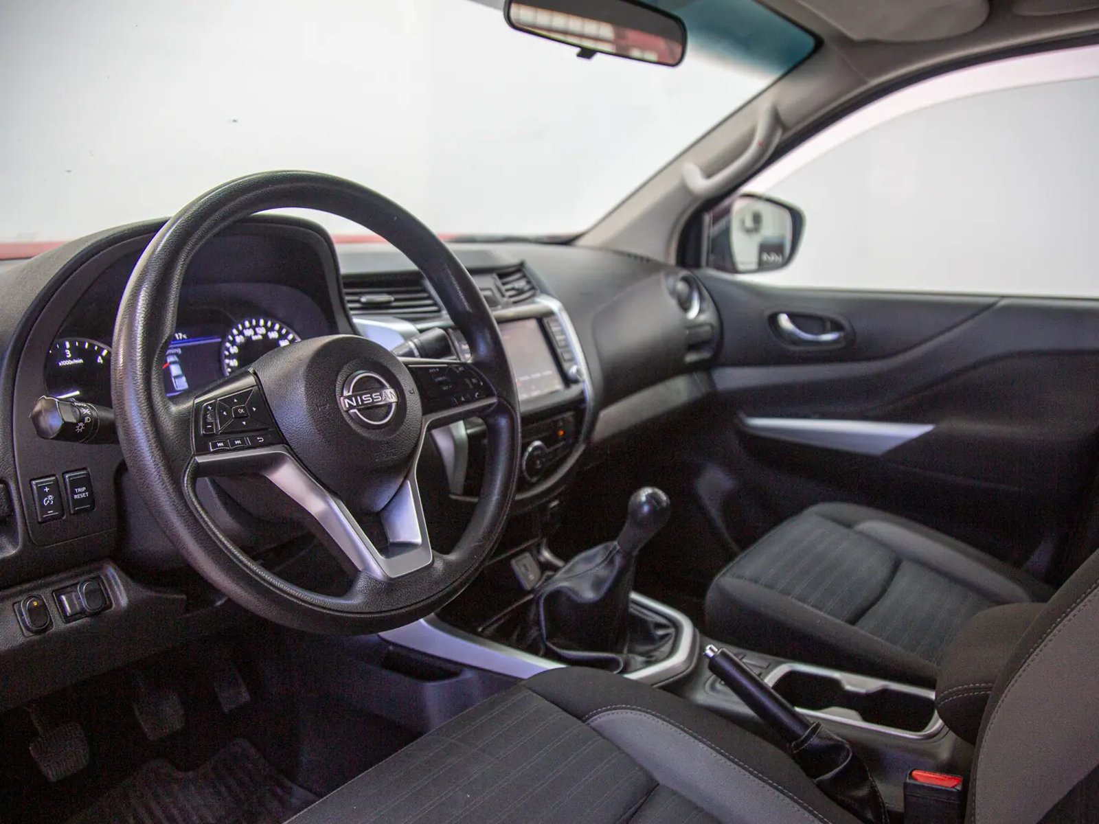 NISSAN NAVARA 2024 - Imagen 12 de 17