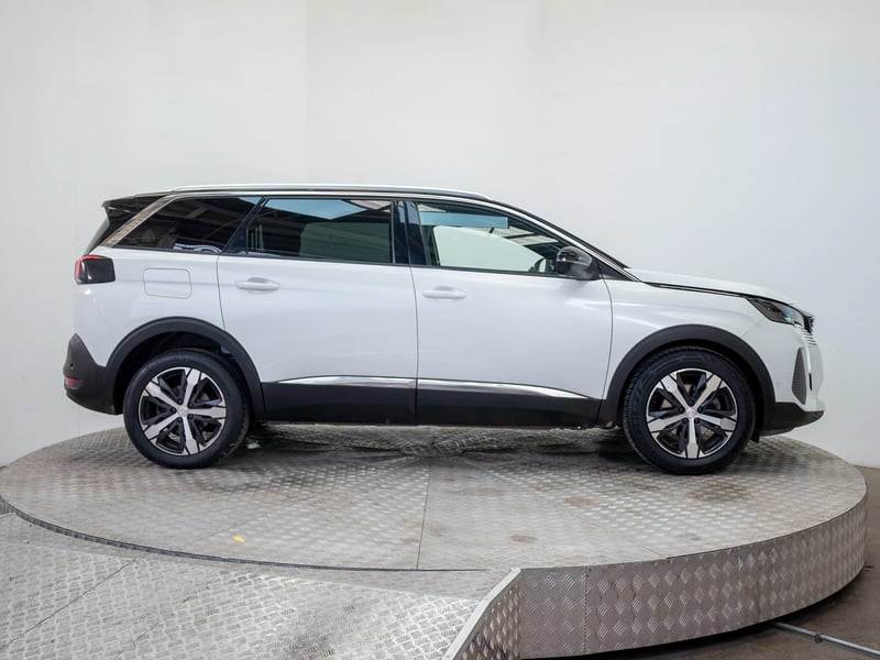 Peugeot NUEVO 5008 2023 - Imagen 8 de 19