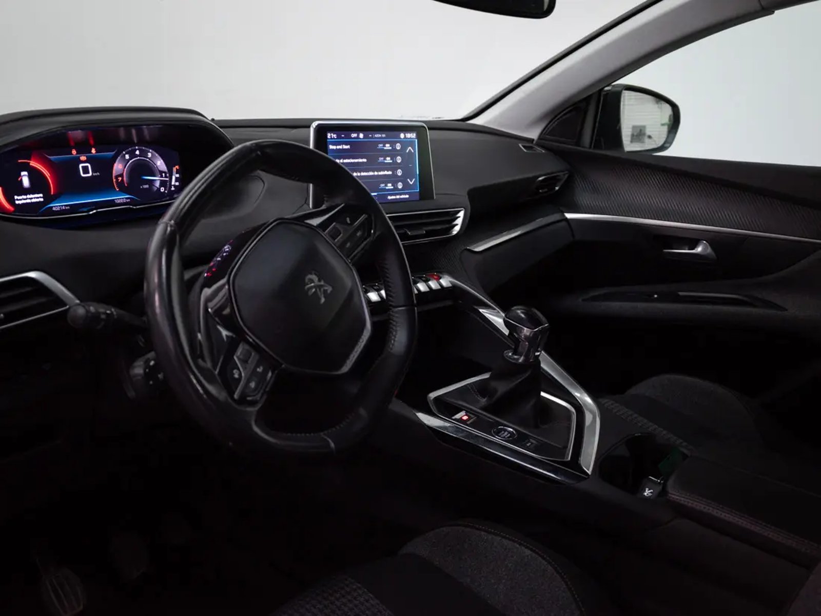 PEUGEOT 3008 2022 - Imagen 14 de 18