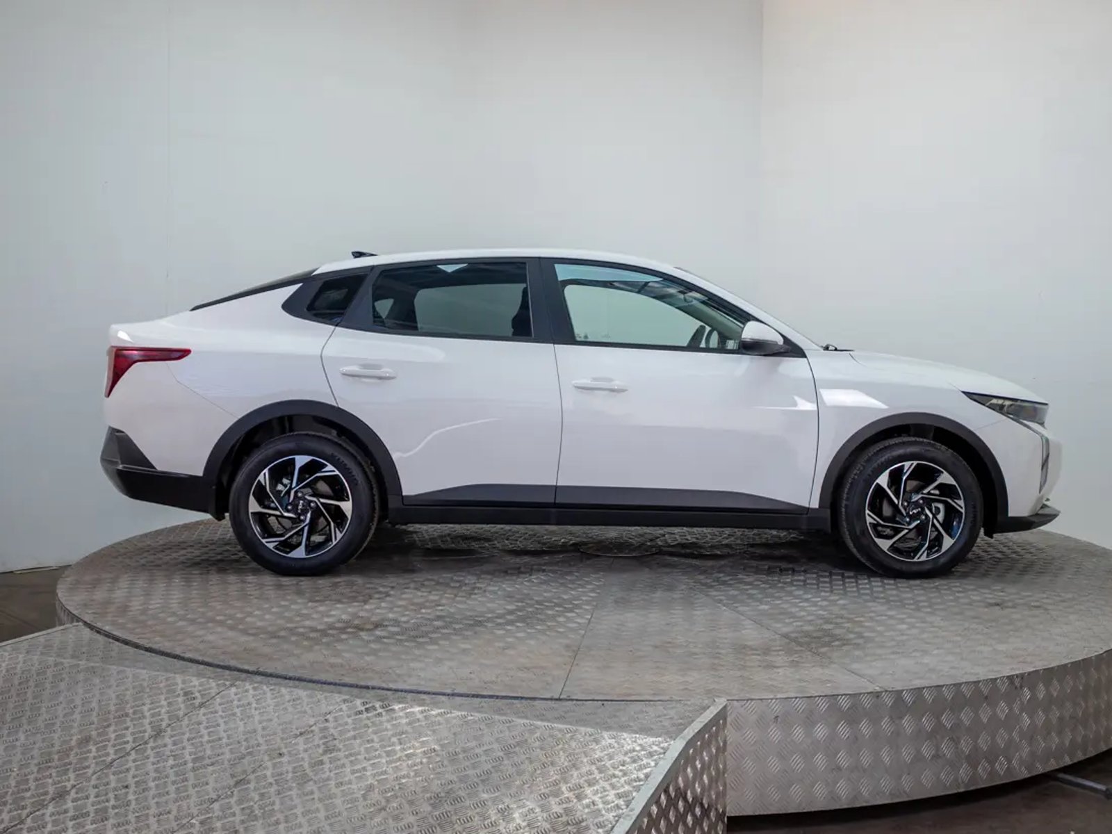 Kia K3 2025 - Imagen 8 de 19