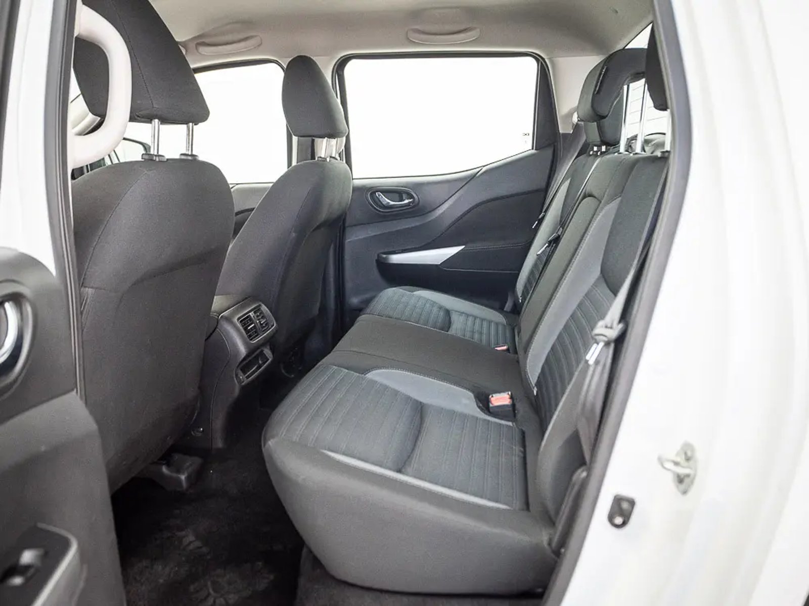 NISSAN NAVARA 2024 - Imagen 16 de 17