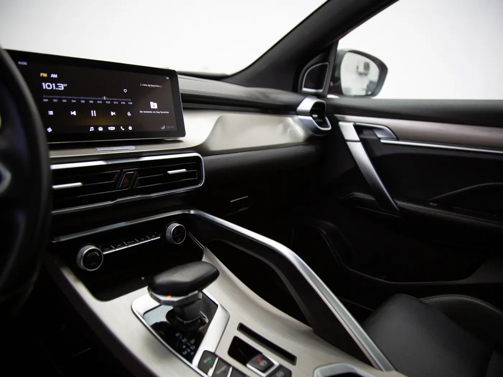 GEELY COOLRAY 2023 - Imagen 14 de 20