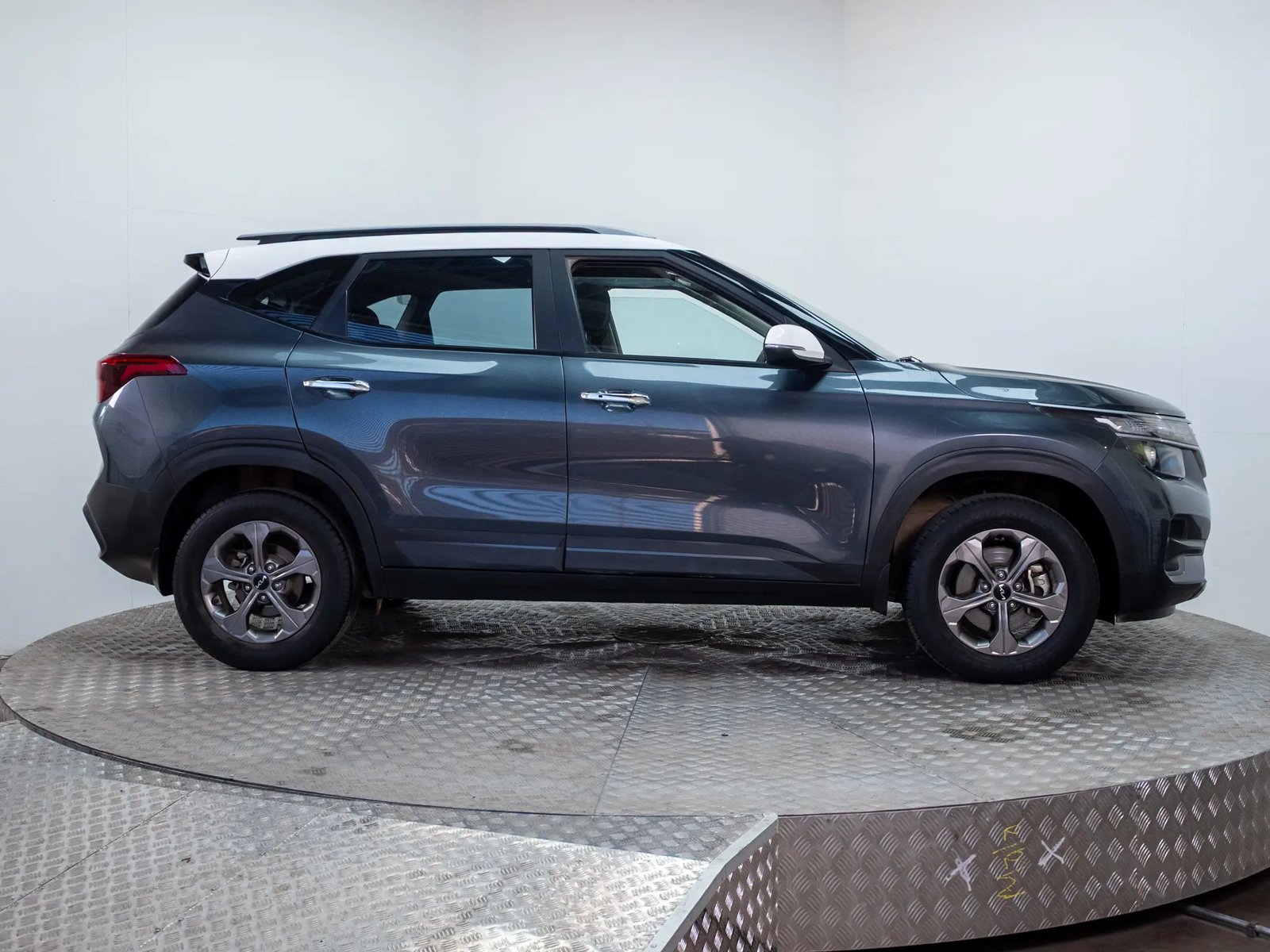 KIA SELTOS 2023 - Imagen 5 de 19