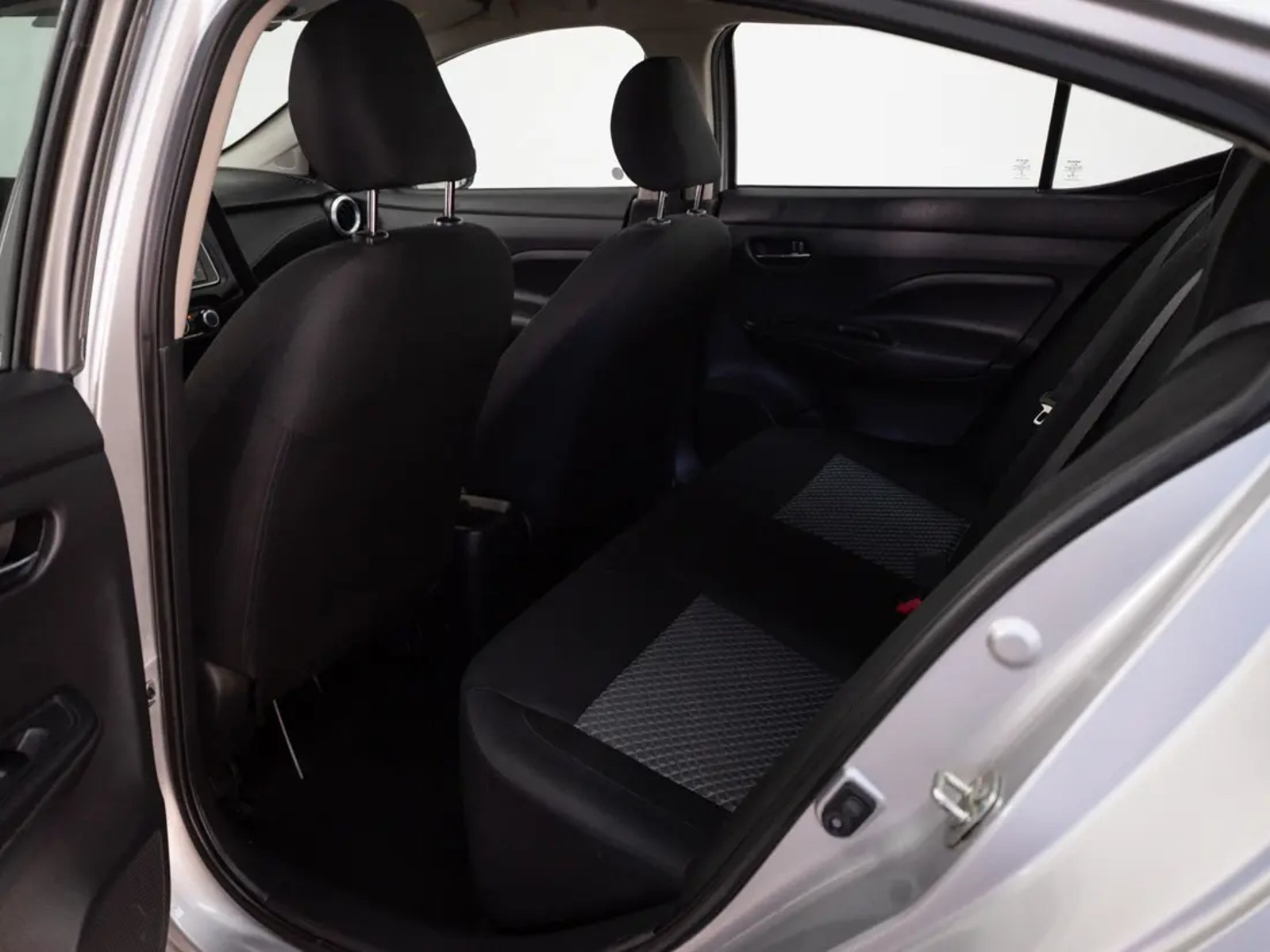 Nissan VERSA 2021 - Imagen 14 de 19