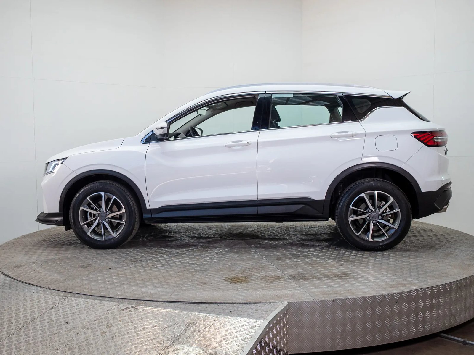 Geely COOLRAY 2022 - Foto 4 de 18