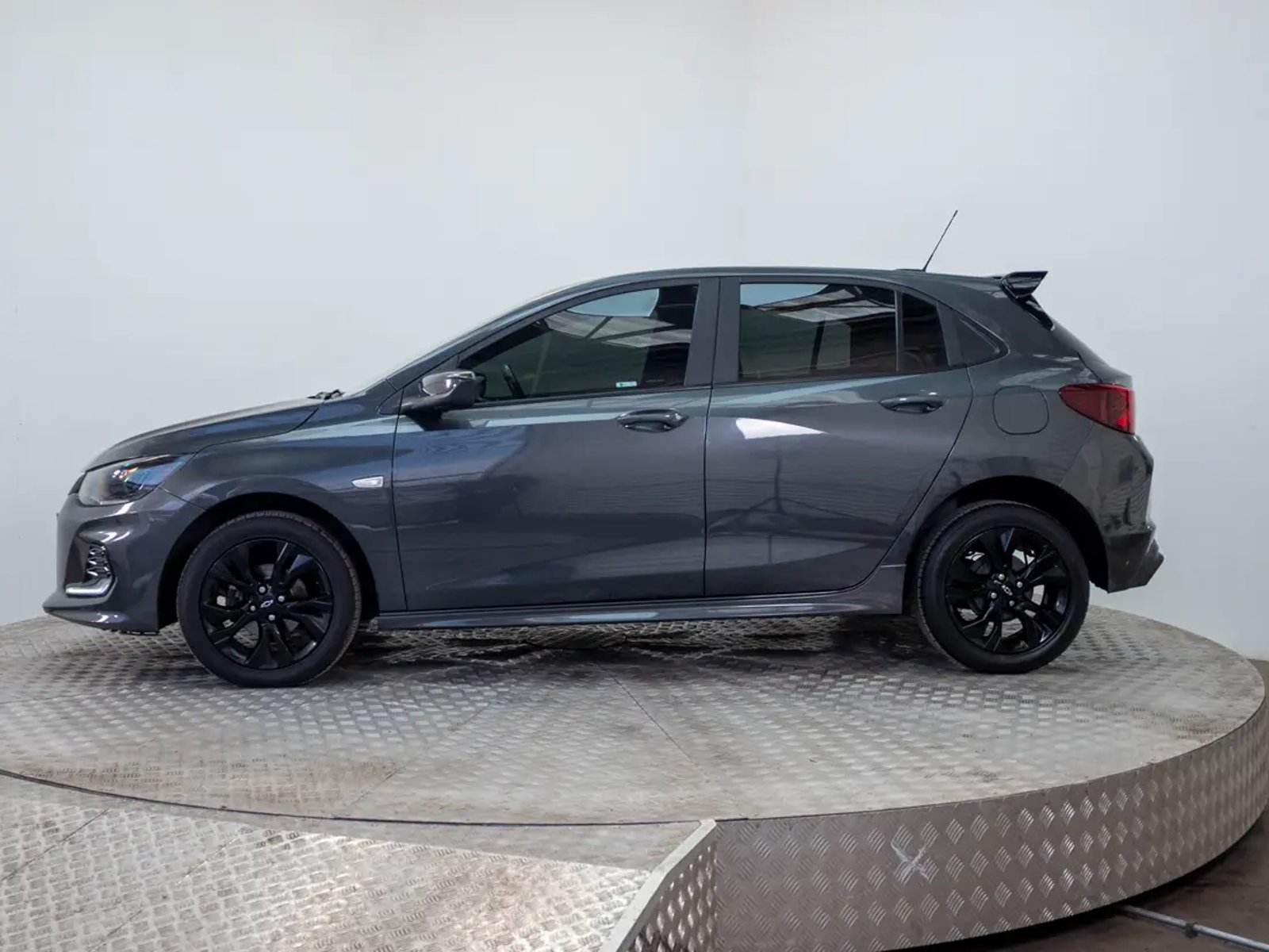 Chevrolet ONIX 2024 - Imagen 3 de 18