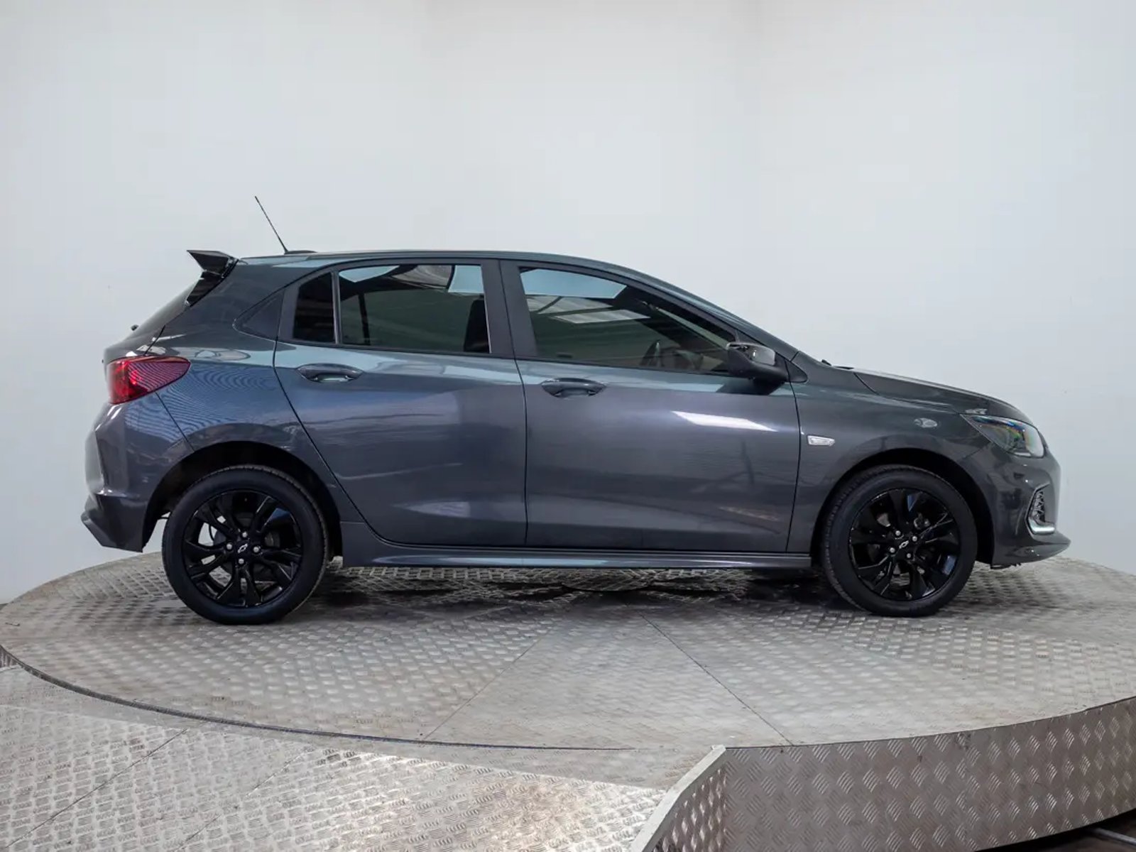Chevrolet ONIX 2024 - Imagen 7 de 18