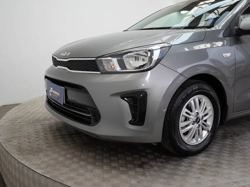 Kia SOLUTO 2024 - Imagen 18 de 20