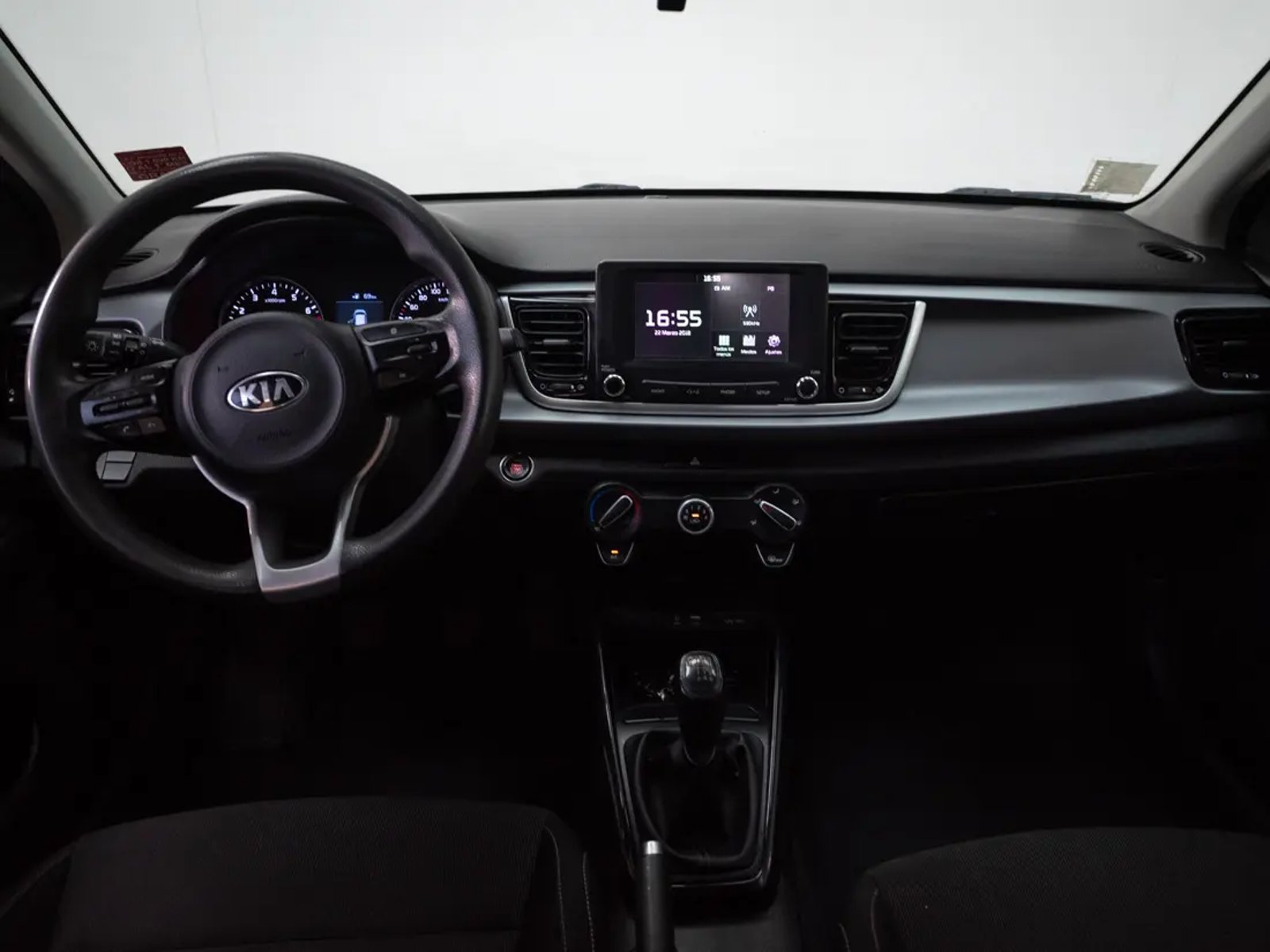 Kia RIO 5 2020 - Imagen 15 de 20