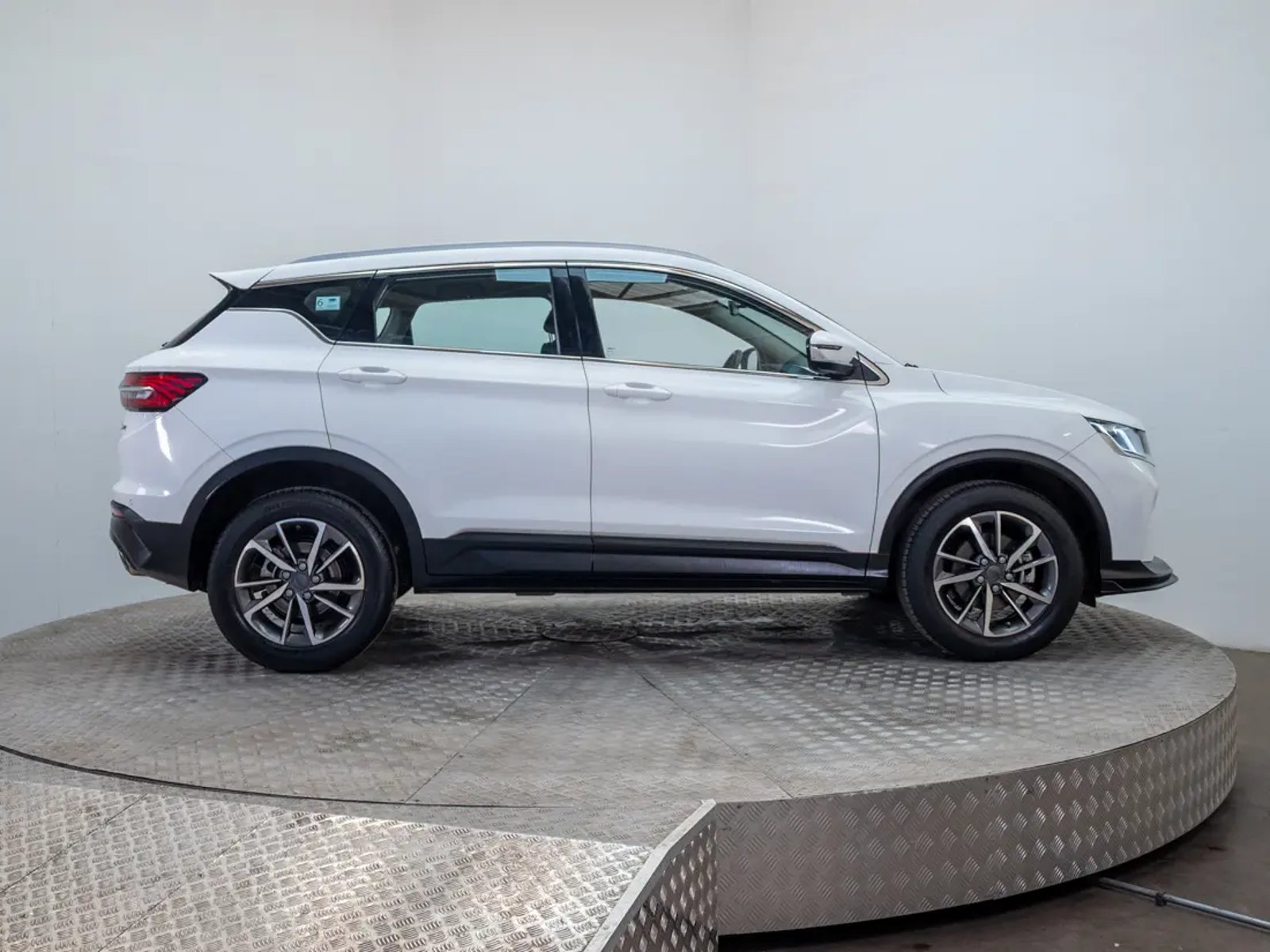 Geely COOLRAY 2022 - Imagen 9 de 18