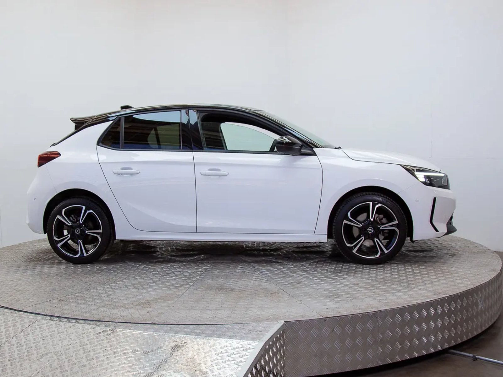 OPEL CORSA 2024 - Imagen 4 de 17