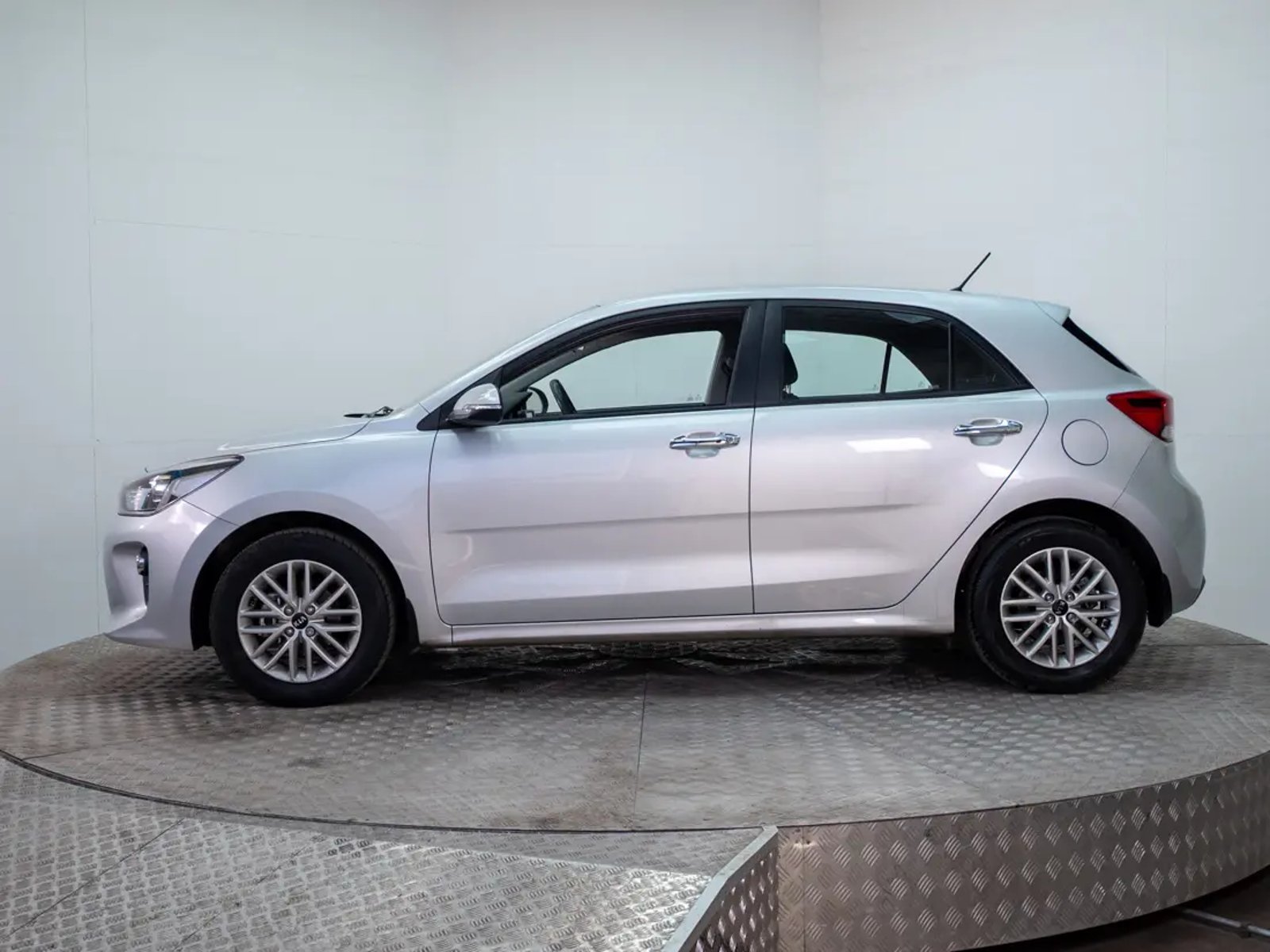 Kia RIO 5 2020 - Imagen 4 de 20