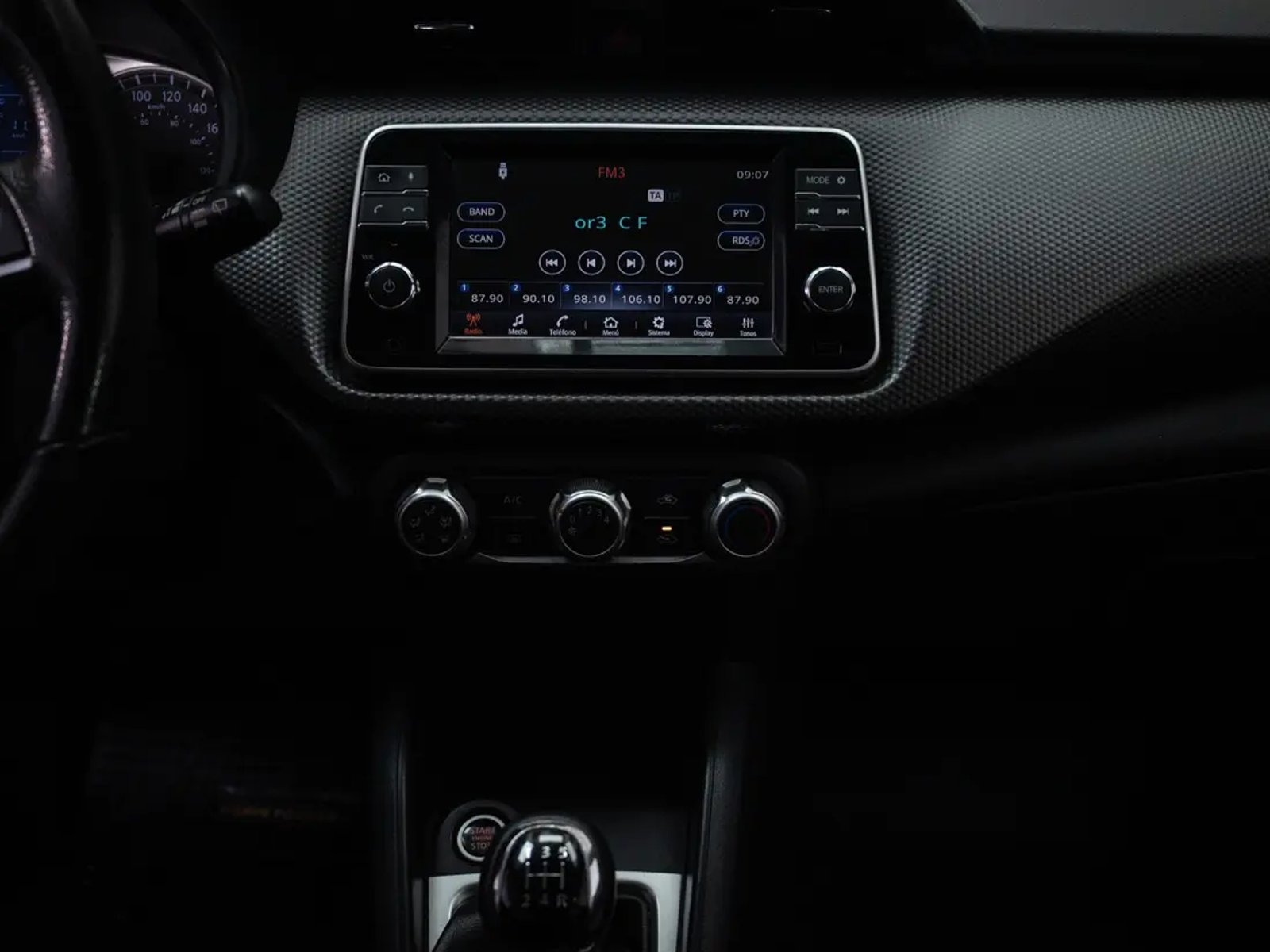 Nissan KICKS 2019 - Imagen 16 de 19