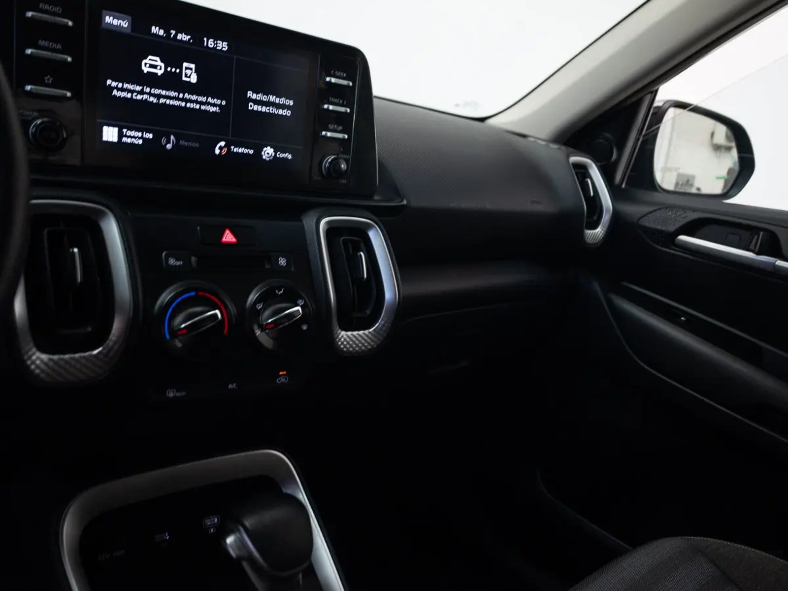 Kia SONET 2024 - Imagen 12 de 19