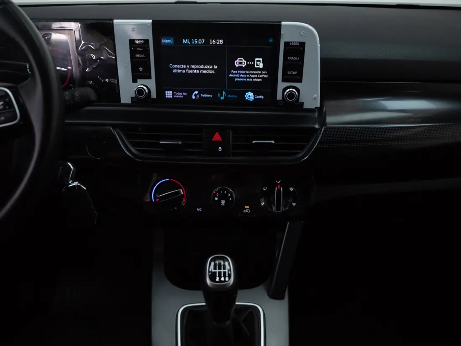 Kia SELTOS 2024 - Imagen 16 de 19