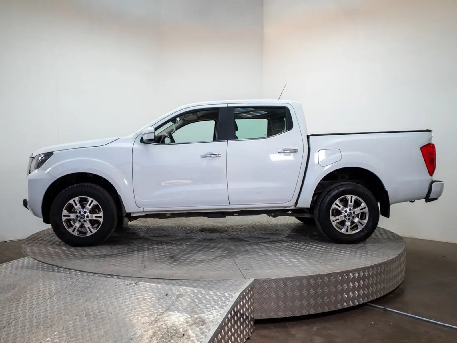 NISSAN NAVARA 2024 - Imagen 5 de 13