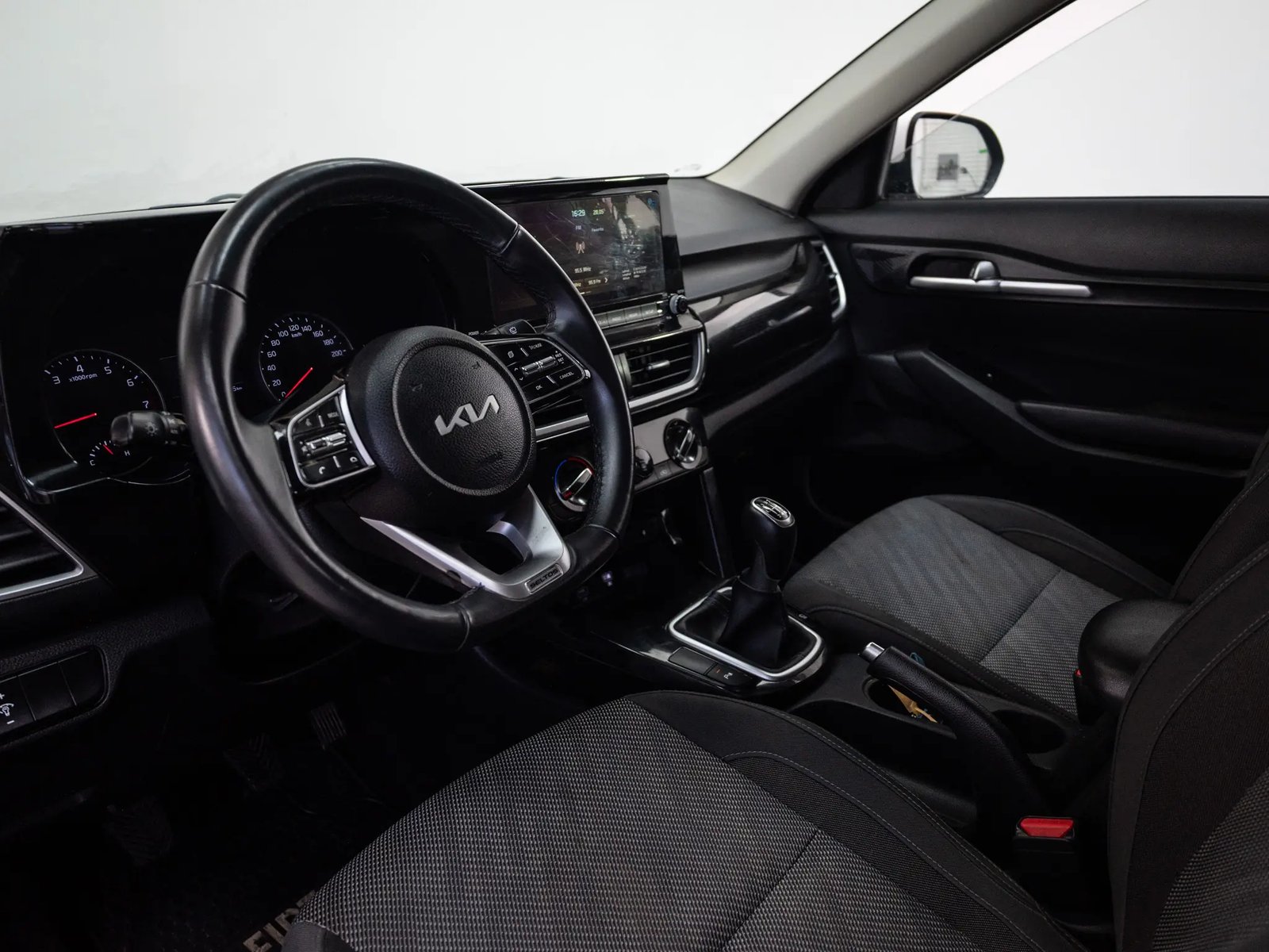 KIA SELTOS 2023 - Imagen 10 de 19