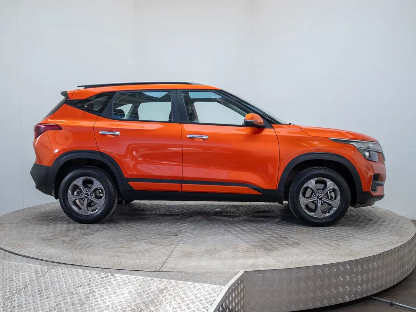 Kia SELTOS 2023 - Imagen 8 de 19