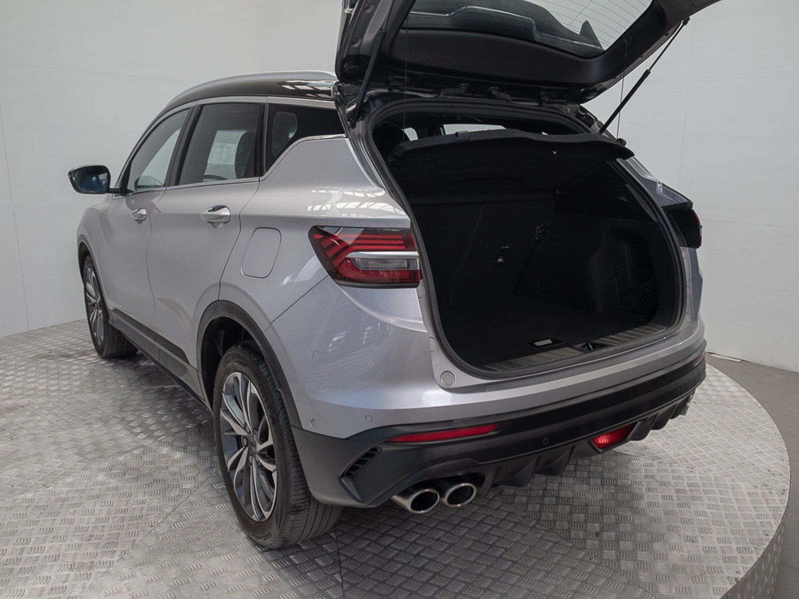 GEELY COOLRAY 2023 - Imagen 10 de 18