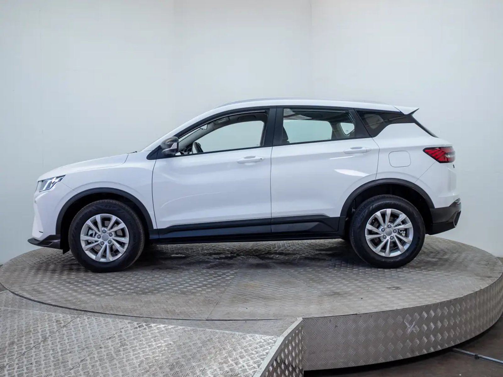 Geely COOLRAY LITE 2026 - Foto 4 de 19