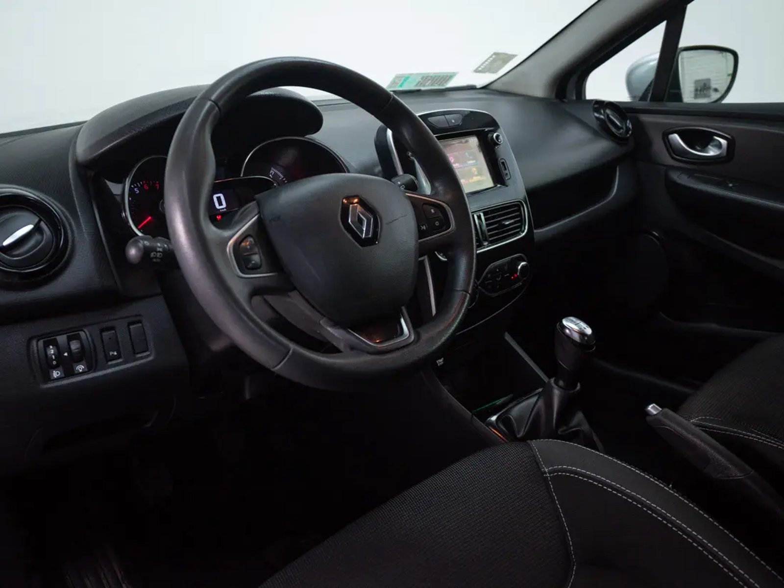 RENAULT CLIO 2017 - Imagen 17 de 18