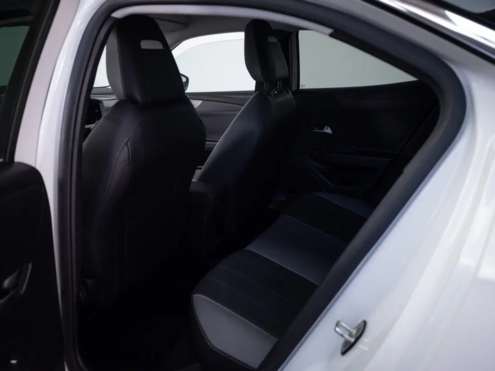 OPEL MOKKA 2023 - Imagen 16 de 19