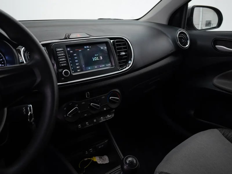Kia SOLUTO 2024 - Imagen 12 de 20