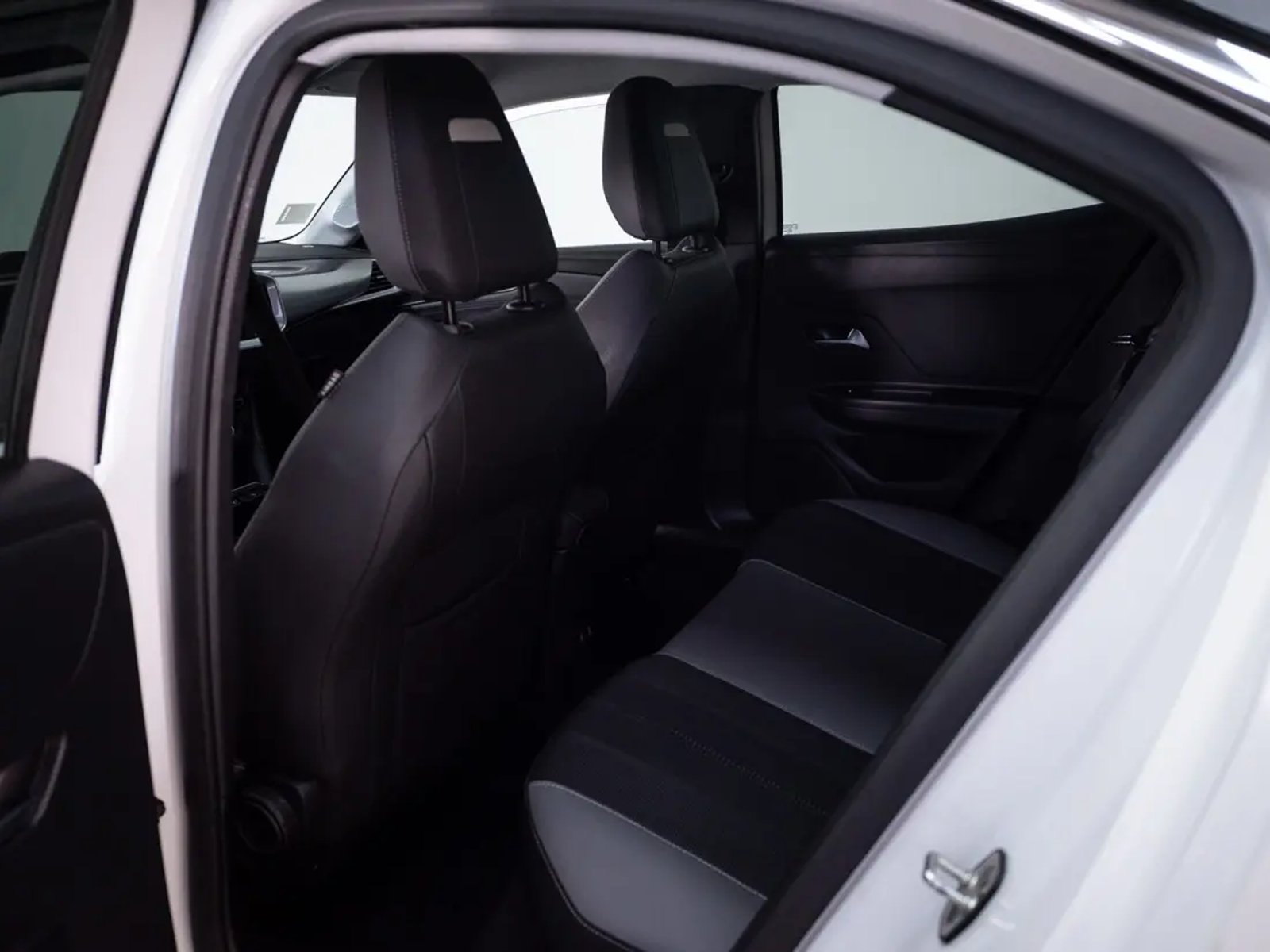 OPEL MOKKA 2023 - Imagen 17 de 20