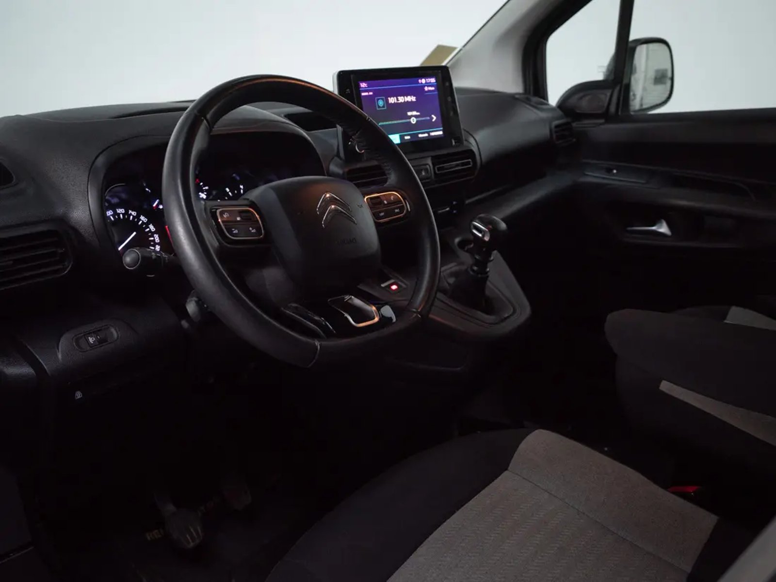CITROËN BERLINGO MULTISPACE 2023 - Imagen 13 de 19