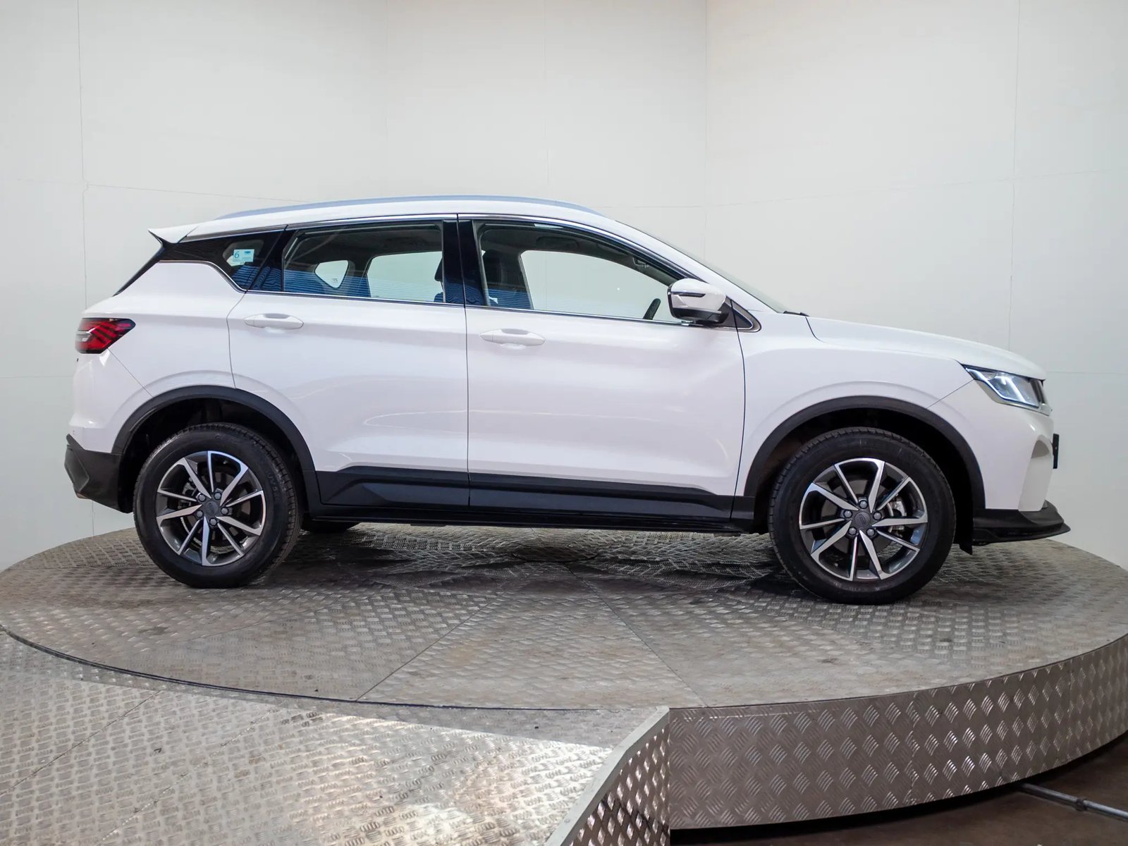 GEELY COOLRAY 2022 - Imagen 4 de 16